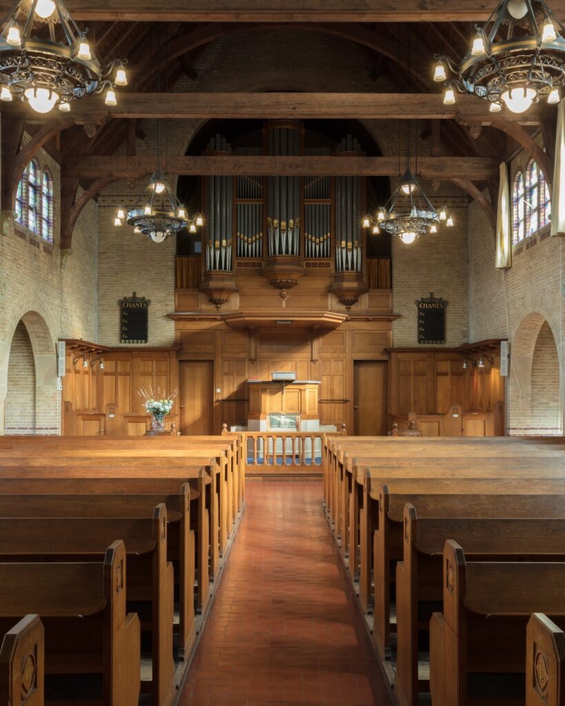Nieuw leven voor de kerkbanken uit de Rotterdamse Waalse kerk