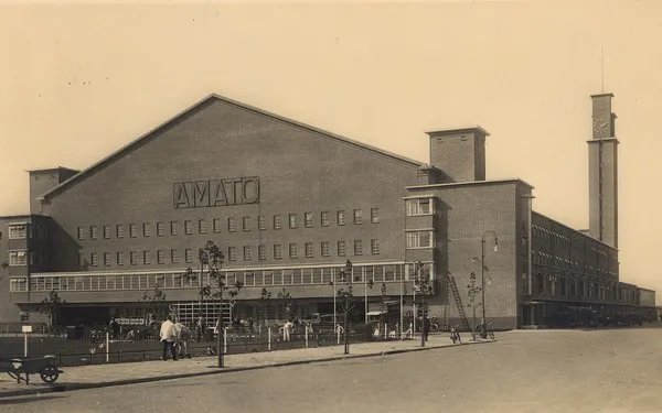 AMATO (Amsterdam Market exposition) in the Centrale Markthal
